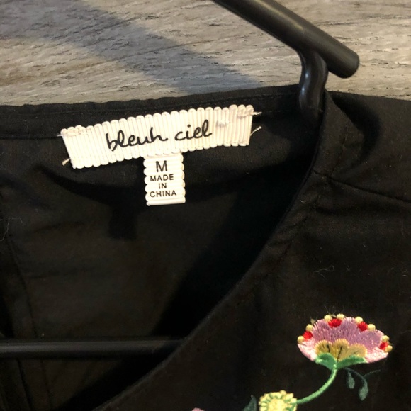 Bluegrass Ciel Black Embroidered Tie Front Top M - Picture 2 of 3